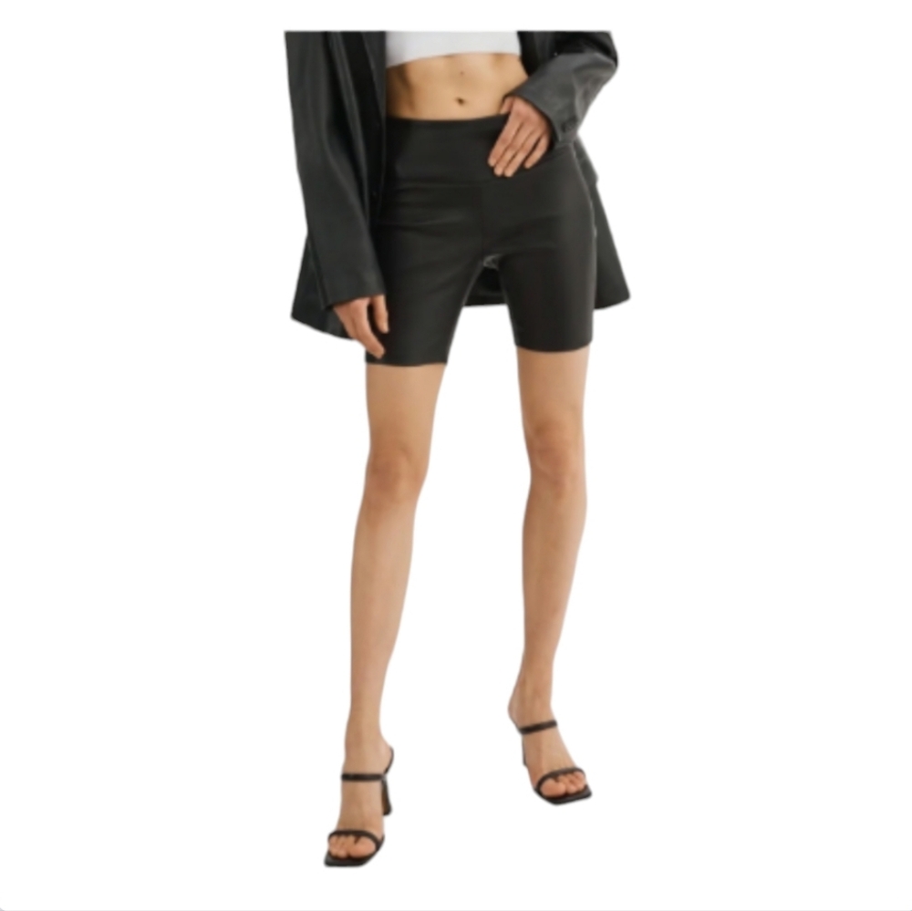 LITA BY CIARA Lambskin Leather Black Shorts Sz 0